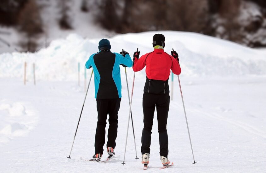Entdecken Sie das Skitourenparadies der Lofoten: Ein Winterabenteuer für alle!